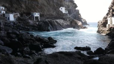 Korsan mağarası Poris de Candelaria, Tijarafe yakınlarında gizli bir turizm merkezi.