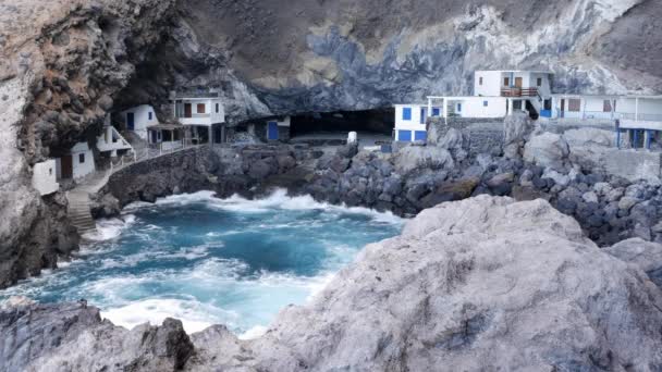 Pirate cave Poris de Candelaria, tempat wisata tersembunyi di dekat Tijarafe — Stok Video