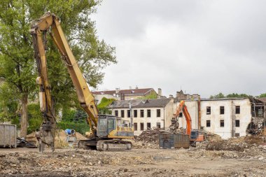 İnşaat ve yıkım enkaz