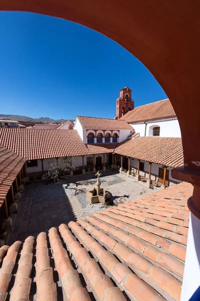 Hermoso Patio Colonial Centro Histórico Potosí Bolivia Con Cielo Azul —  Fotos de Stock