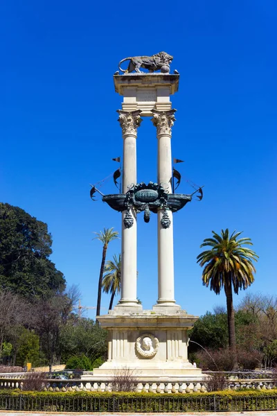 Scultura Giardino Nel Palazzo Reale Alcazar Siviglia Spagna — Foto Stock