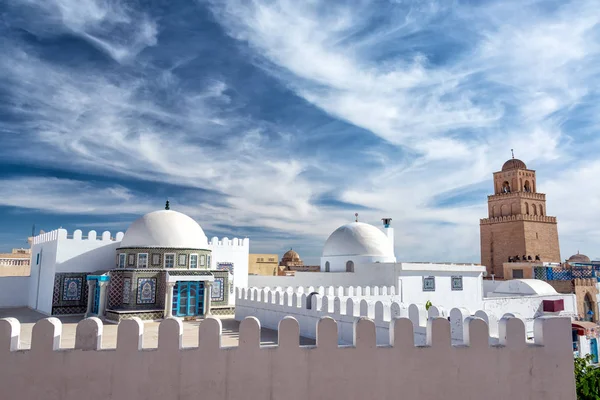 Cielo Espectacular Con Gran Mezquita Fondo Kairuán Túnez —  Fotos de Stock