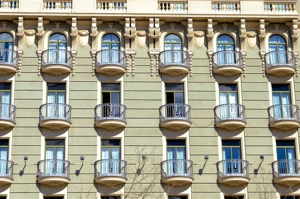 Prachtige Balkons Versieren Een Gebouw Het Centrum Van Stad Van — Stockfoto
