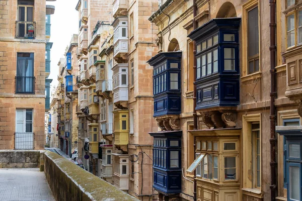 Fensterreihen Historischen Zentrum Von Valletta Malta — Stockfoto