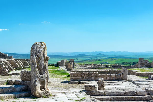 Estátua Sem Cabeça Antiga Cidade Romana Dougga Tunísia — Fotografia de Stock