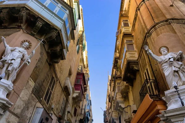 Skulpturen Stehen Der Ecke Einer Straße Valletta Malta — Stockfoto