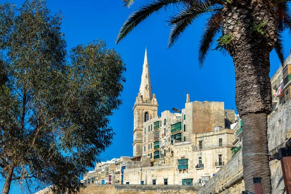 Paul Anglikanische Pro Kathedrale Eingerahmt Von Zwei Bäumen Valletta Malta — Stockfoto