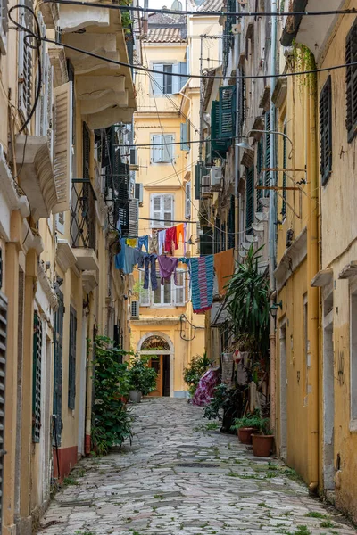 Narrow Alley Lined Old Yellow Buildings Corfu Greece — Stock Photo, Image