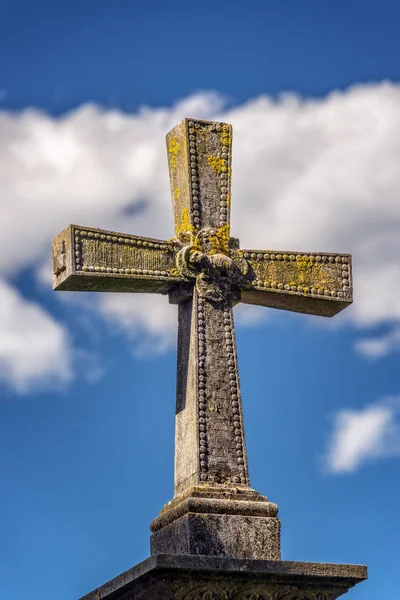 Kamienny krzyż w Girona, Hiszpania — Zdjęcie stockowe