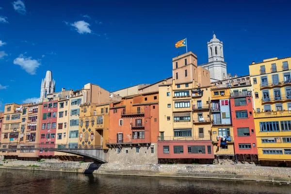 Girona, Espanha e Bandeira Catalã — Fotografia de Stock