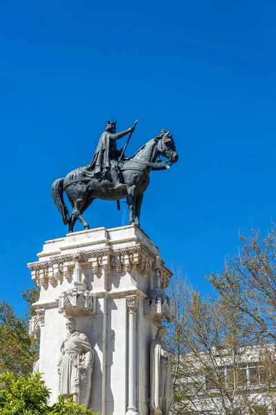 Equestrian Statue of Fernando III — Stock Photo, Image