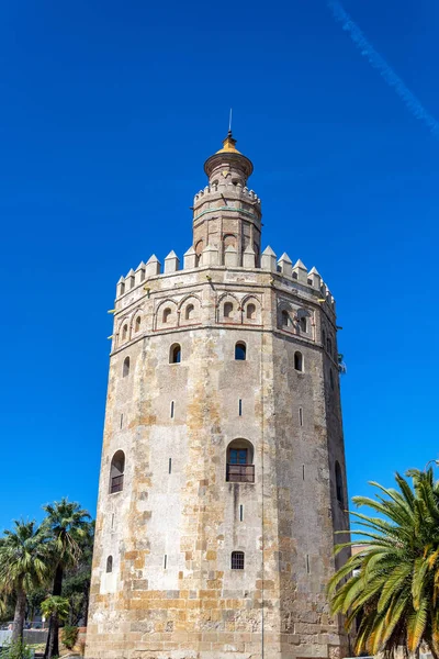 Torre moura histórica em Sevilha, Espanha — Fotografia de Stock