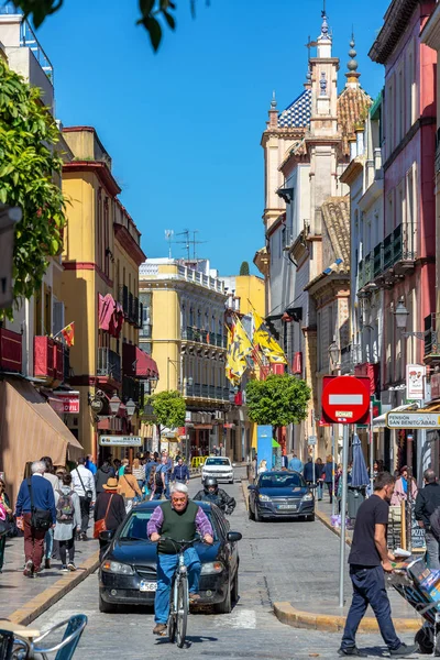Pouliční scéna v Seville, Španělsko — Stock fotografie