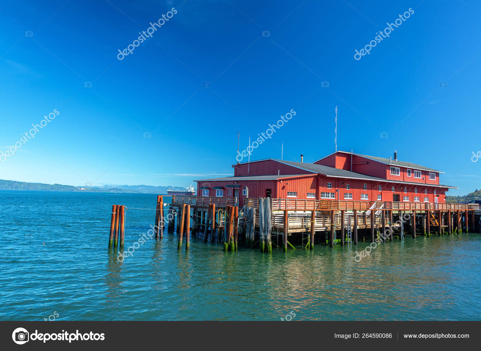 Photos astoria oregon Old Cannery in Astoria, Oregon — Stock Photo