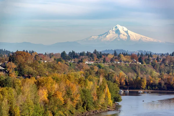 フッド山とポートランド(オレゴン州) — ストック写真