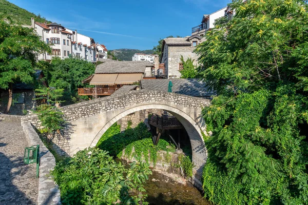 Ponte storto a Mostar, Bosnia — Foto Stock