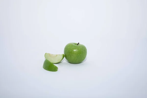 Färska Gröna Äpplen Isolerad Vit Bakgrund Imagen — Stockfoto