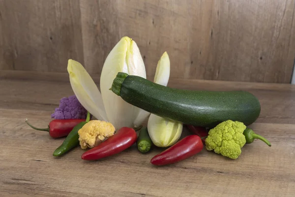 Group Fresh Ripe Vegetables Isolated Wooden Background — Stock Photo, Image