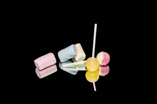 Colorful lollipop and marshmallow isolated — Stock Photo, Image