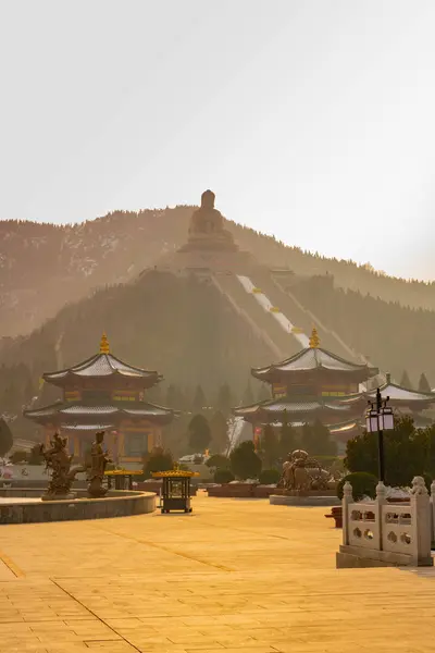 Lu 竜口市南山寺院の複合体の風景 — ストック写真