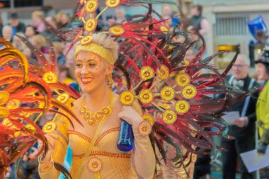 insanlar celebra için vinaros, sokaklarında kostümleri giyinme