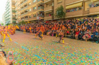 insanlar celebra için vinaros, sokaklarında kostümleri giyinme