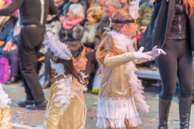 insanlar celebra için vinaros, sokaklarında kostümleri giyinme