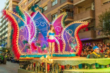 insanlar celebra için vinaros, sokaklarında kostümleri giyinme