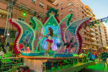 insanlar celebra için vinaros, sokaklarında kostümleri giyinme