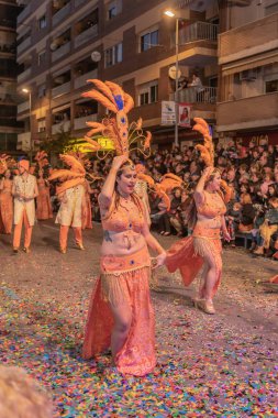 insanlar celebra için vinaros, sokaklarında kostümleri giyinme
