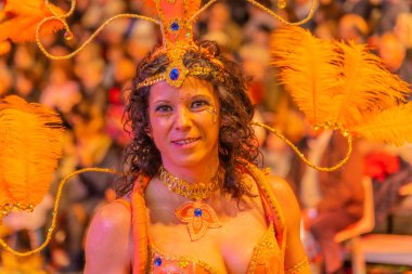 insanlar celebra için vinaros, sokaklarında kostümleri giyinme