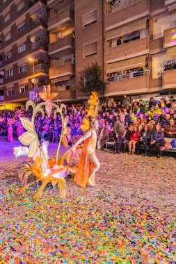 insanlar celebra için vinaros, sokaklarında kostümleri giyinme