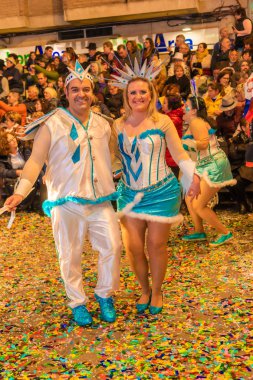 insanlar celebra için vinaros, sokaklarında kostümleri giyinme