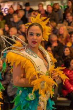 insanlar celebra için vinaros, sokaklarında kostümleri giyinme