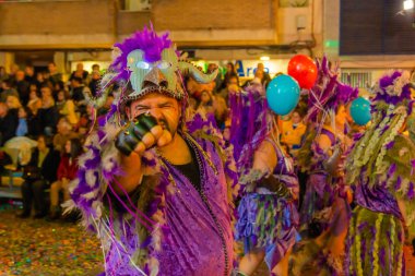 insanlar celebra için vinaros, sokaklarında kostümleri giyinme