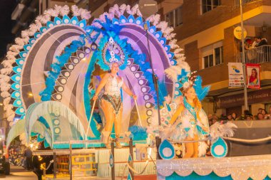 insanlar celebra için vinaros, sokaklarında kostümleri giyinme