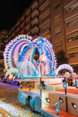 insanlar celebra için vinaros, sokaklarında kostümleri giyinme