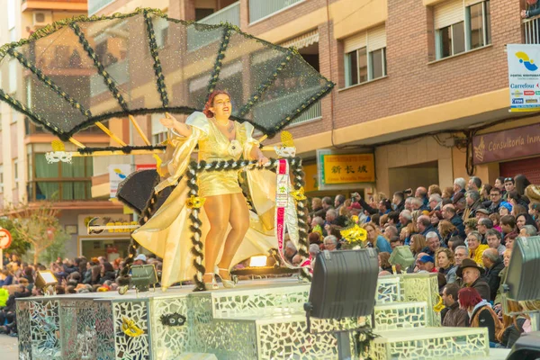 insanlar celebra için vinaros, sokaklarında kostümleri giyinme