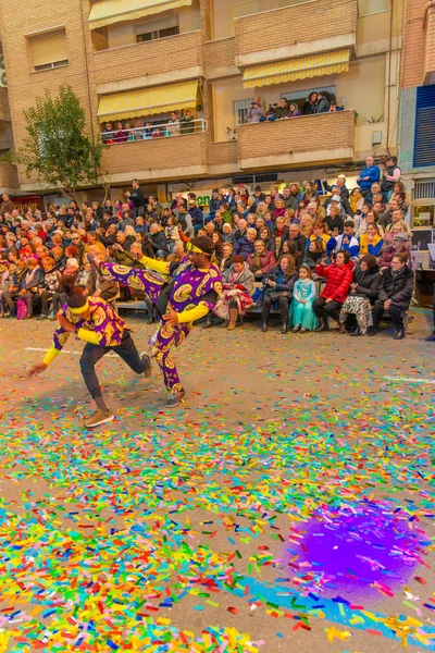 insanlar celebra için vinaros, sokaklarında kostümleri giyinme