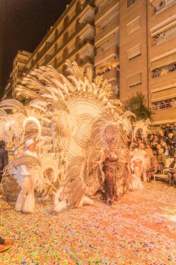insanlar celebra için vinaros, sokaklarında kostümleri giyinme