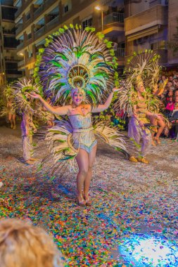 insanlar celebra için vinaros, sokaklarında kostümleri giyinme