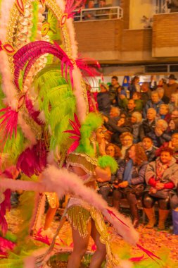 insanlar celebra için vinaros, sokaklarında kostümleri giyinme