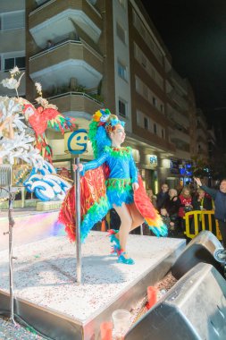 Karnaval kutlamak için insanlar vinaros, sokaklarında kostümleri giyinme