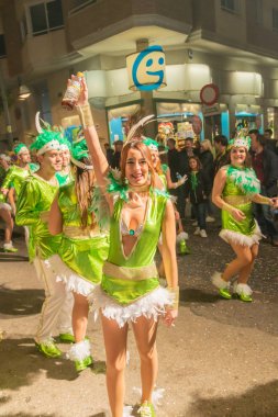 Karnaval kutlamak için insanlar vinaros, sokaklarında kostümleri giyinme