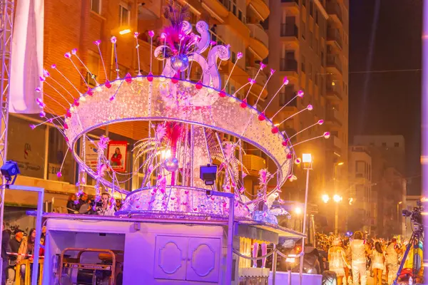 insanlar celebra için vinaros, sokaklarında kostümleri giyinme