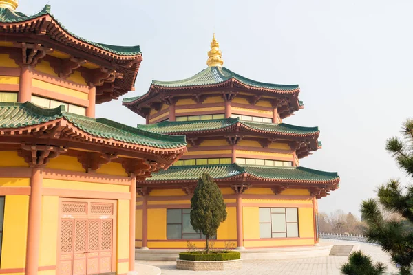 Traditionele Chinese architectuur en paviljoen in het complex van — Stockfoto