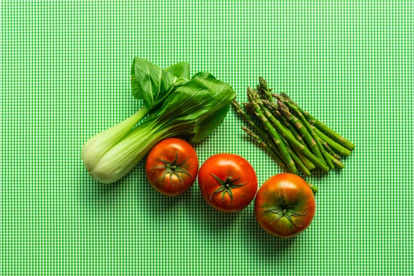 Foto superior de verduras recién cosechadas — Foto de Stock