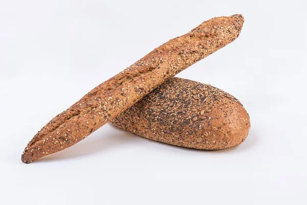 Σπιτικό ψωμί, μπαγκέτα και ψωμί δημητριακών, πολυσπορό ψωμί — Φωτογραφία Αρχείου