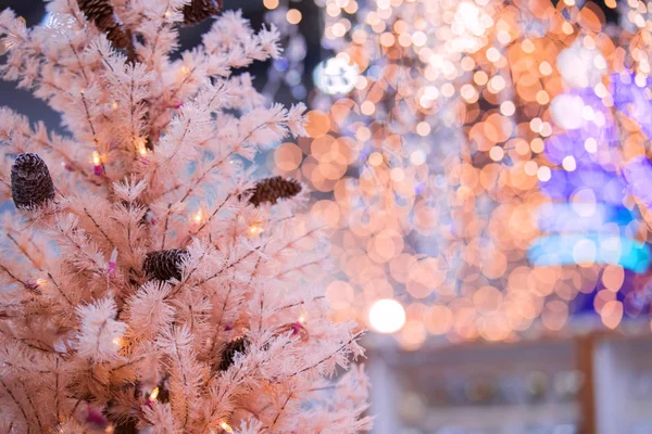Χριστούγεννα Φόντο Ένα Τεχνητό Δέντρο Ροζ Νέο Έτος — Φωτογραφία Αρχείου