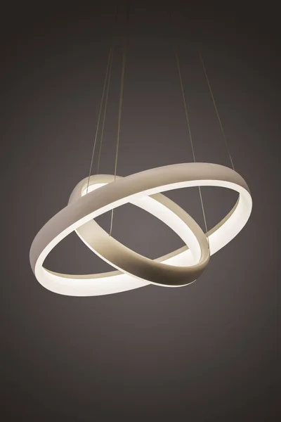 Modern led kolye ışık lamba ışıklı, moda tasarımcısı avize halkalar şeklinde.